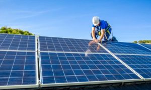 Installation et mise en production des panneaux solaires photovoltaïques à Aiffres